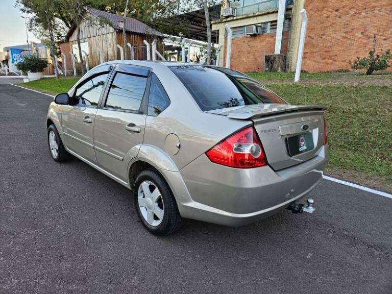 FORD - FIESTA - 2010/2010 - Prata - R$ 31.900,00