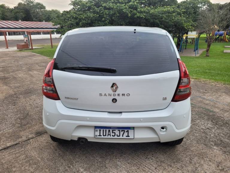 RENAULT - SANDERO - 2012/2013 - Branca - R$ 36.900,00
