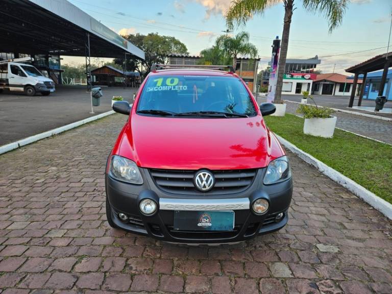 VOLKSWAGEN - CROSSFOX - 2009/2010 - Vermelha - R$ 39.900,00