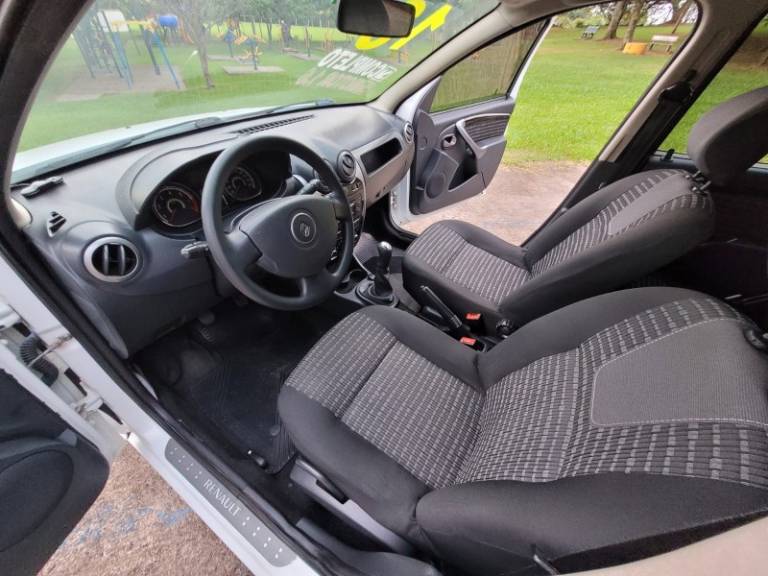 RENAULT - SANDERO - 2012/2013 - Branca - R$ 36.900,00