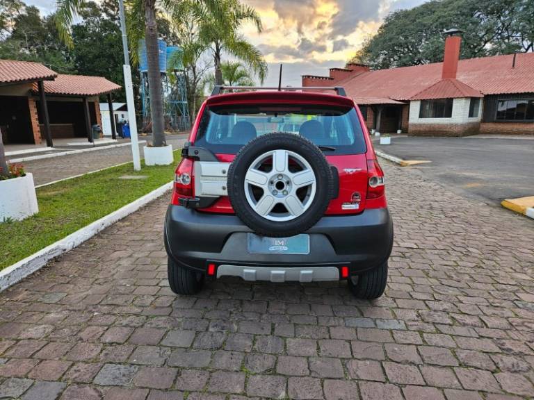 VOLKSWAGEN - CROSSFOX - 2009/2010 - Vermelha - R$ 39.900,00