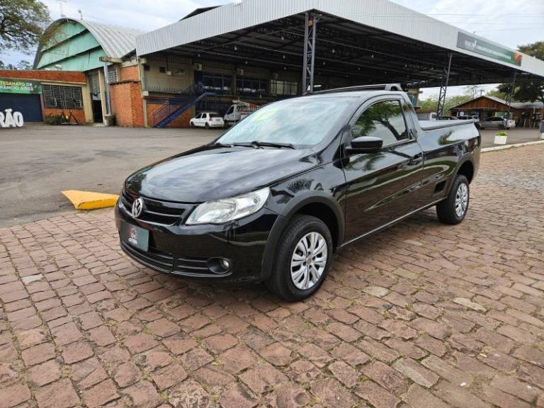 VOLKSWAGEN - SAVEIRO - 2011/2012 - Preta - R$ 45.900,00