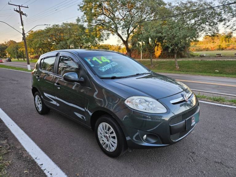 FIAT - PALIO - 2013/2014 - Cinza - R$ 39.900,00