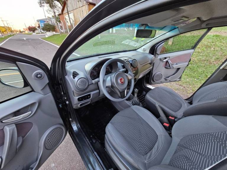FIAT - PALIO - 2013/2014 - Cinza - R$ 39.900,00