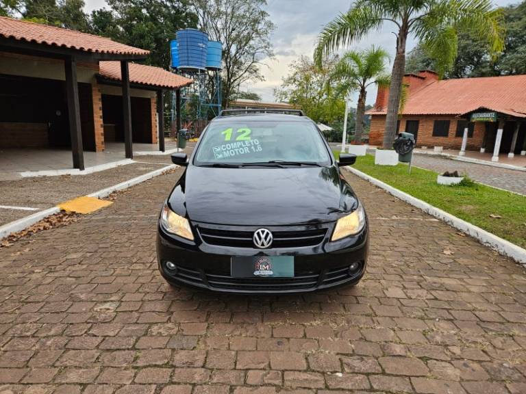 VOLKSWAGEN - SAVEIRO - 2011/2012 - Preta - R$ 45.900,00