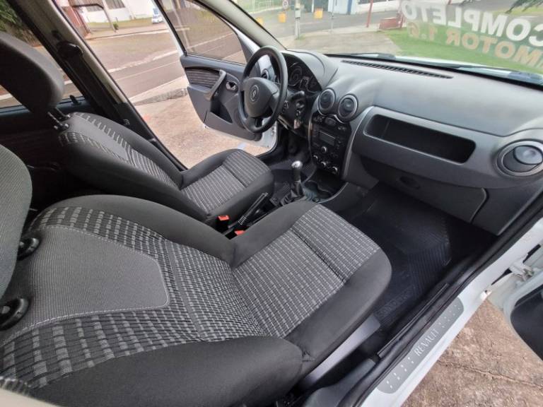 RENAULT - SANDERO - 2012/2013 - Branca - R$ 36.900,00