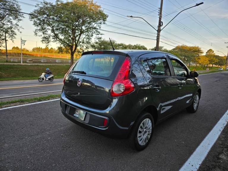 FIAT - PALIO - 2013/2014 - Cinza - R$ 39.900,00