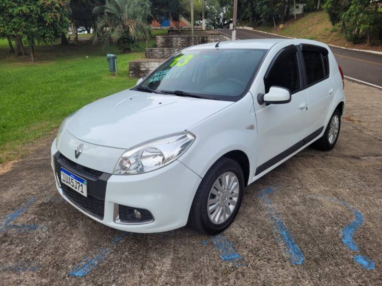 RENAULT - SANDERO - 2012/2013 - Branca - R$ 36.900,00