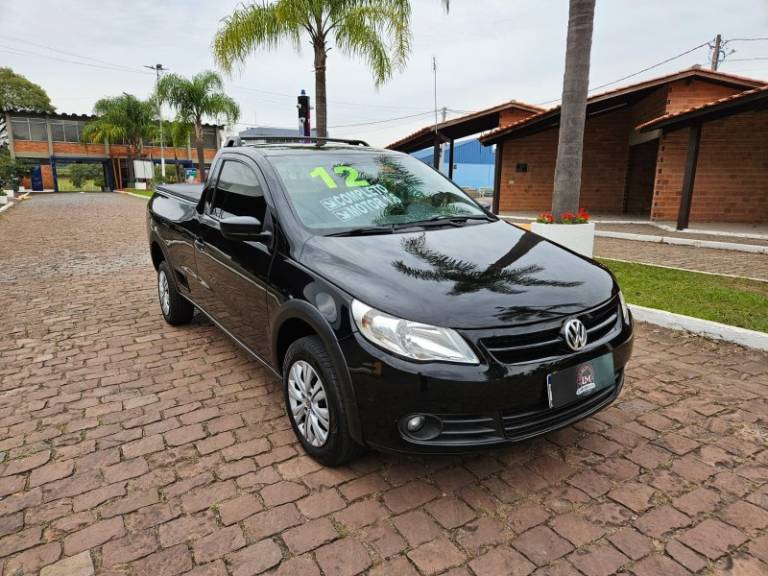 VOLKSWAGEN - SAVEIRO - 2011/2012 - Preta - R$ 45.900,00